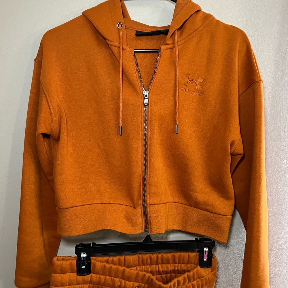 NWOT UNDER ARMOR SET SHORT AND JACKET SET - Picture 4 of 9